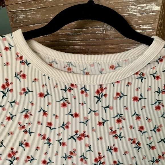 NO Boundaries Crew Ribbed Y2K Ditsy Floral Short Sleeve Top Sz M Juniors Cream - Picture 5 of 13